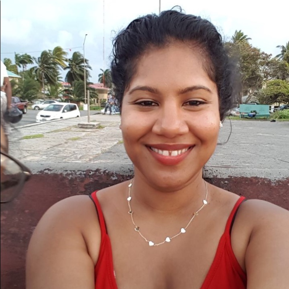 Meet your Posher, Olivia